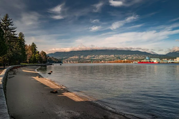 Uma Bela Foto Calçada Perto Lago Parque Stanley Vancouver Canadá — Fotografia de Stock