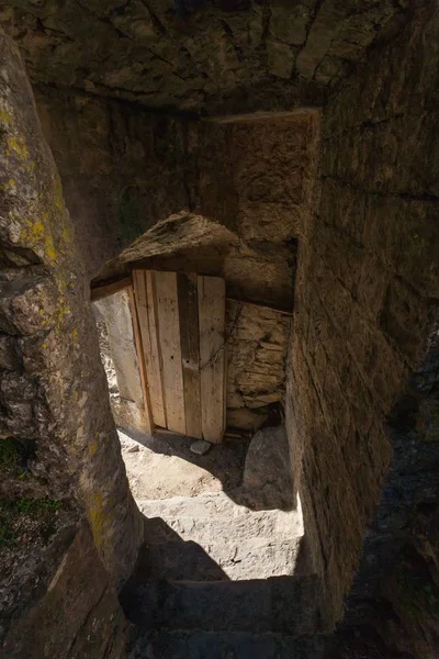 Tiro Vertical Interior Antigo Castelo Ruínas Ístria Croácia — Fotografia de Stock