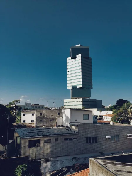 Plan Vertical Paysage Urbain Avec Bloc Tour Sous Ciel Bleu — Photo