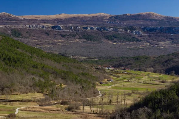 Eine Aufnahme Aus Der Höhe Eines Tals Den Bergen Istriens — Stockfoto