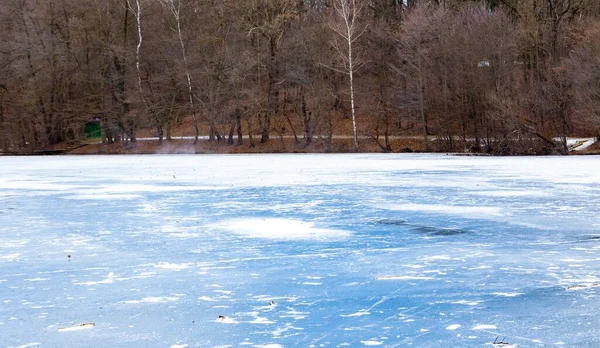 Tiro Ângulo Alto Lago Congelado Parque Maksimir Zagreb Croácia — Fotografia de Stock