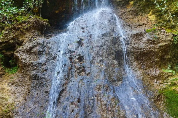 克罗地亚萨格勒布Medvednica山上的一个小瀑布 — 图库照片