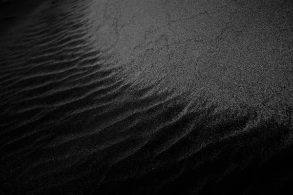 Hűvös szürkeárnyalatú háttér fekete-fehér kő töredékek — Stock Fotó