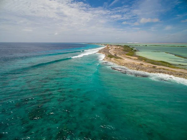 カリブ海のボネール島のハリケーンの後の海の美しい高角度の風景 — ストック写真