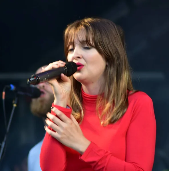 Ward Thomas in optreden in de Pub in het Park festival, Bath, Engeland. 22 juni 2019 — Stockfoto