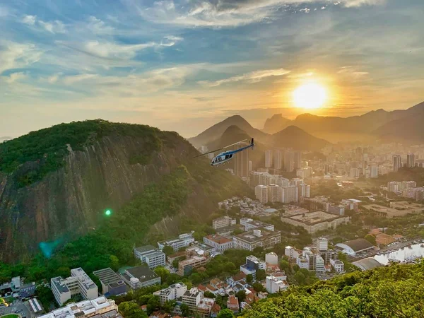 Una Foto Aerea Elicottero Che Sorvola Paesaggio Urbano Copacabana Beach — Foto Stock