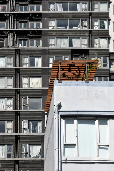 Terrasse Der Mitte Der Gebäude — Stockfoto