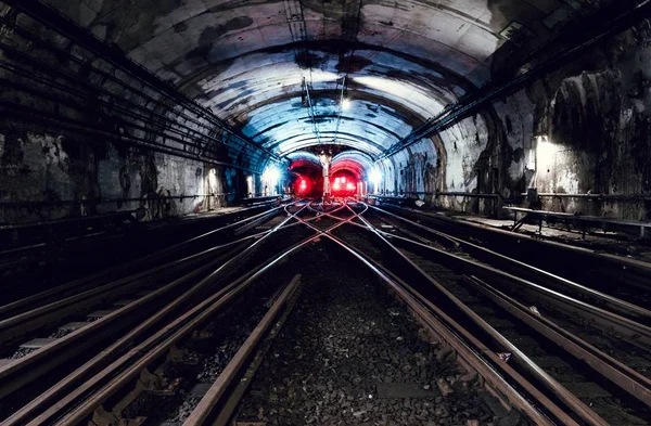 Underground tunnel and the railway in New York City, United States — Stock Photo, Image