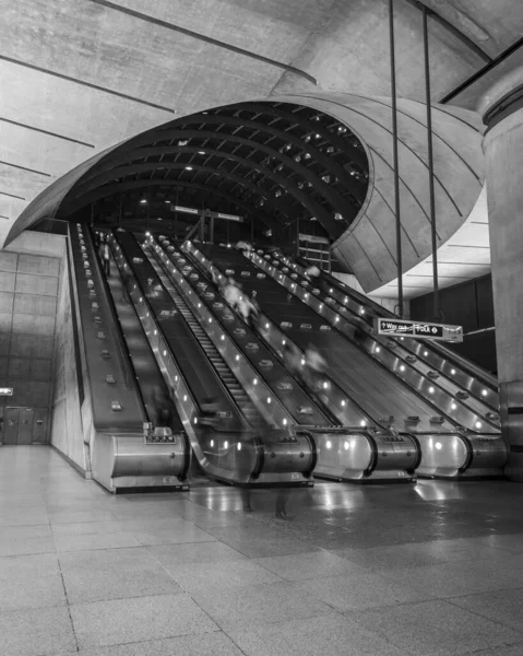 U-Bahn-Rolltreppen — Stockfoto
