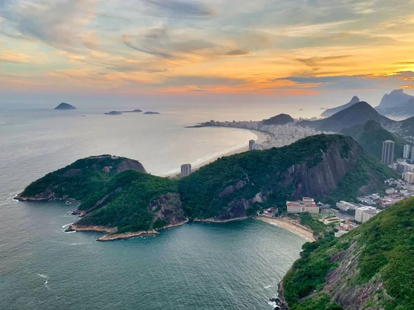 Rio Janeiro Brezilya Daki Güzel Copacabana Sahili Nin Günbatımı Gökyüzünün — Stok fotoğraf