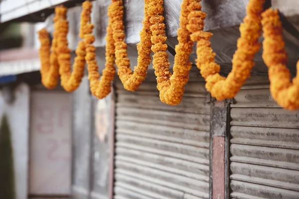 Captura selectiva de enfoque de una decoración callejera — Foto de Stock