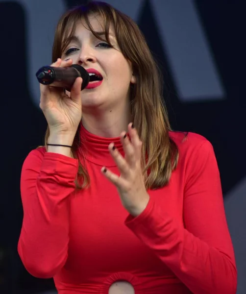 Ward Thomas in optreden in de Pub in het Park festival, Bath, Engeland. 22 juni 2019 — Stockfoto