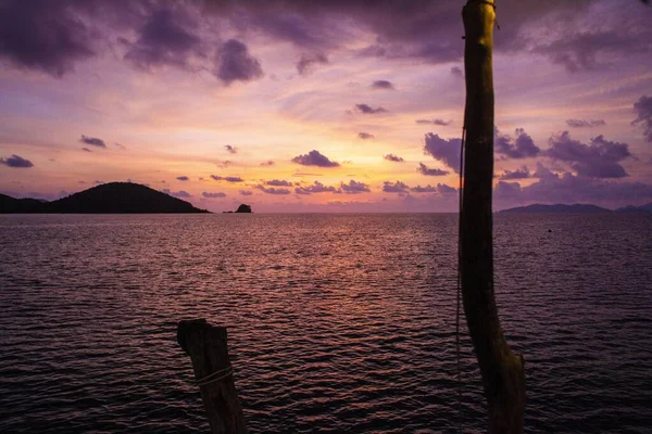 Hermosa Puesta Sol Sobre Océano Koh Mak Tailandia — Foto de Stock