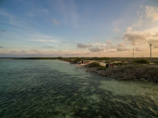 High Angel Shot einer wunderschönen exotischen tropischen Insel in Bonaire, Karibik — Stockfoto