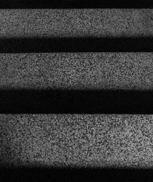 Greyscale tiro de escadas de concreto - ótimo para um fundo — Fotografia de Stock
