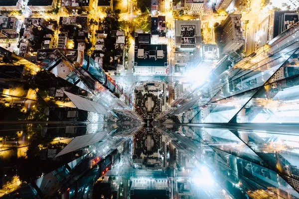 높은 각도로 찍은 고층 건물 들 과 미국 뉴욕 시의 거리들 — 스톡 사진