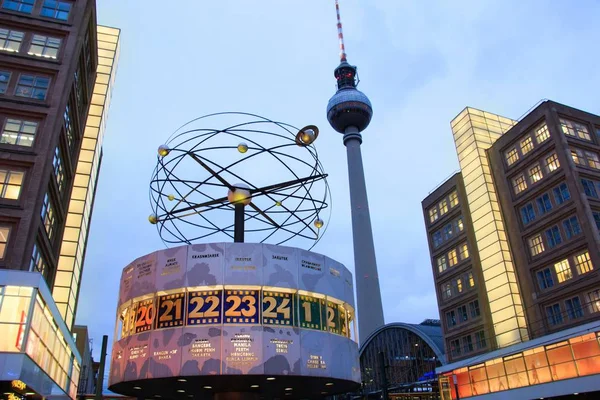 Torre de televisión de Berlín por la noche —  Fotos de Stock