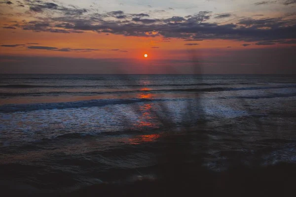 Lélegzetelállító naplemente kilátás az óceánra Waverly, Új-Zéland — Stock Fotó
