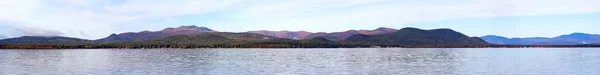 Panoramic shot of a beautiful lake near the Mount Willard in New Hampshire — 스톡 사진