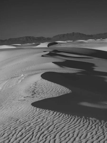 Μια Γκρίζα Κλίμακα Του Εθνικού Μνημείου White Sands Στην Έρημο — Φωτογραφία Αρχείου