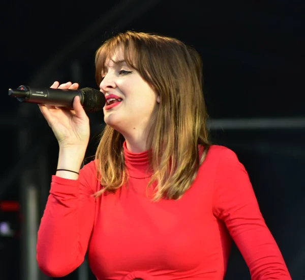 Ward Thomas in optreden in de Pub in het Park festival, Bath, Engeland. 22 juni 2019 — Stockfoto