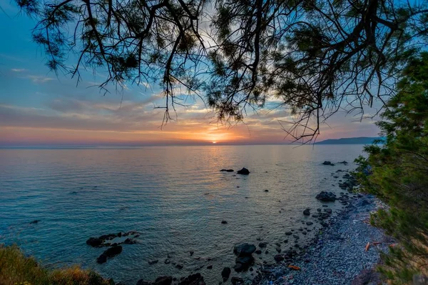 Чудовий Вид Заходу Сонця Над Спокійним Океаном Захопленим Лесбосі Греція — стокове фото