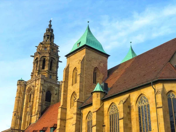 Alacsony Szögű Felvétel Híres Kilianskirche Heilbronn Történelmi Épület Németországban — Stock Fotó