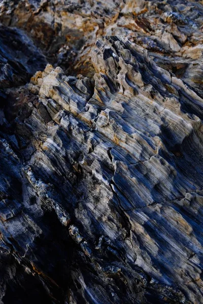 Een Verticale Hoge Hoek Opname Van Adembenemende Patronen Rotsachtige Kliffen — Stockfoto