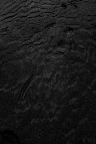 黒のテクスチャの表面の垂直灰色のスケールショット — ストック写真