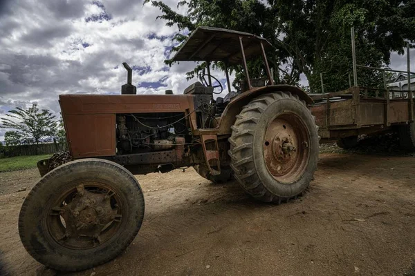 Bielorrusia tractor — Foto de Stock