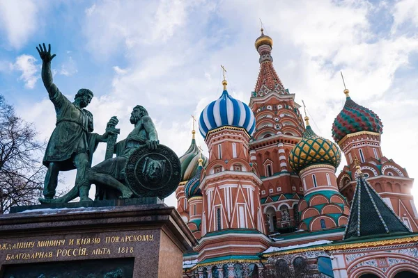 모스크바의 축복받은 바실리 대성당 조각상들 — 스톡 사진
