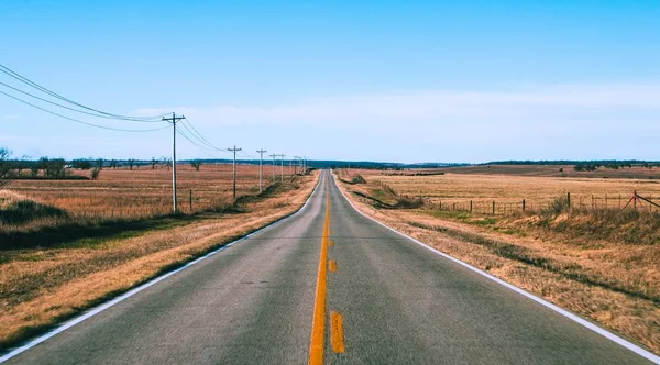 Wide Shot Lonely Road Middle Dry Desert Continuing Horizon Clear — Stock Photo, Image