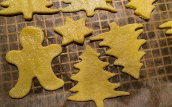 Tiro Grande Ângulo Massa Biscoito Forma Árvores Natal Estrelas — Fotografia de Stock