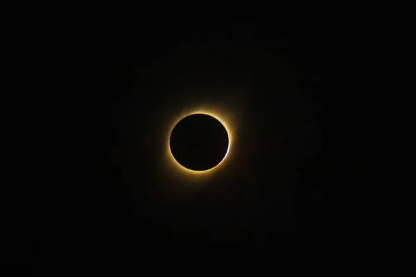 Une Éclipse Solaire Totale Une Image Cool Pour Les Milieux — Photo