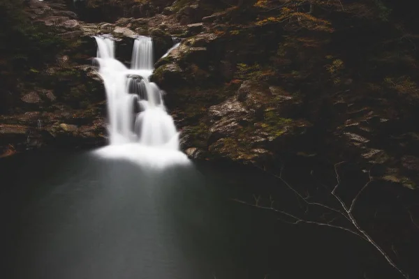 Waterfall Flowing Middle Rocky Mountains Sandankyo Gorge Japan — Stock Photo, Image