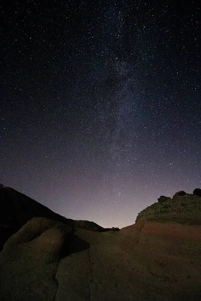 Plan Vertical Paysage Rocheux Sous Ciel Nocturne Magique — Photo