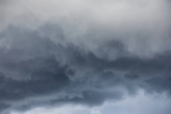 Eine Erstaunliche Aufnahme Der Gewitterwolken Vor Dem Starkregen Großartig Für — Stockfoto
