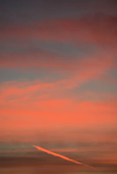 Plan Vertical Beau Ciel Couchant Idéal Pour Fond Papier Peint — Photo