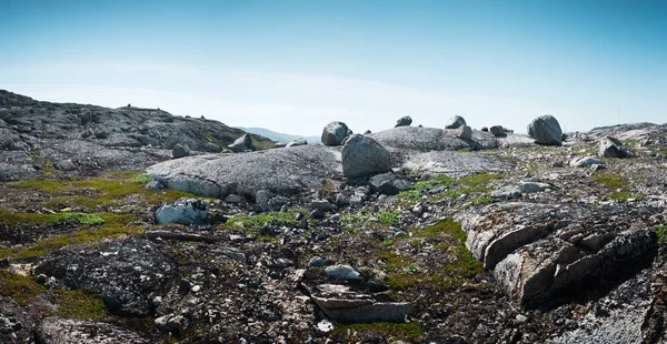 Ένα Όμορφο Τοπίο Πολλούς Σχηματισμούς Βράχων Στη Γροιλανδία — Φωτογραφία Αρχείου