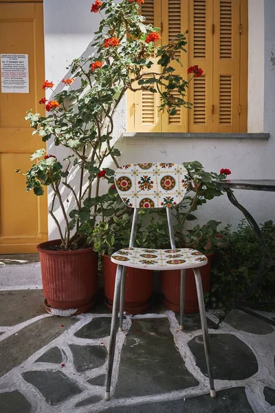 Parikia Greece Jul 2018 Foto Vertical Una Silla Cocina Estilo — Foto de Stock