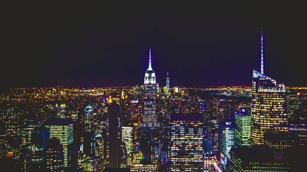Високий Кут Зйомки Нью Йорка Вночі Відомого Рокфеллер Центру — стокове фото