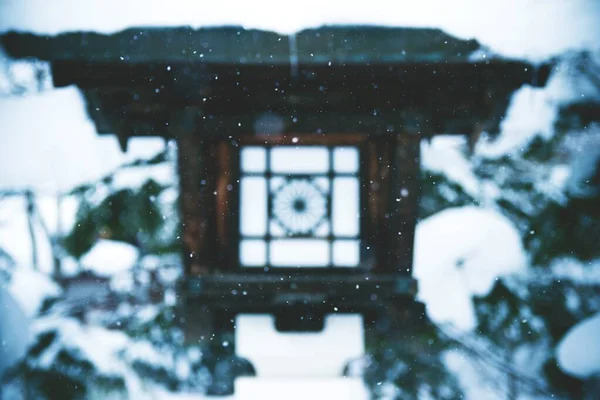 Mesmerizing Scenery Snow Falling Temple Lantern Japan — 스톡 사진