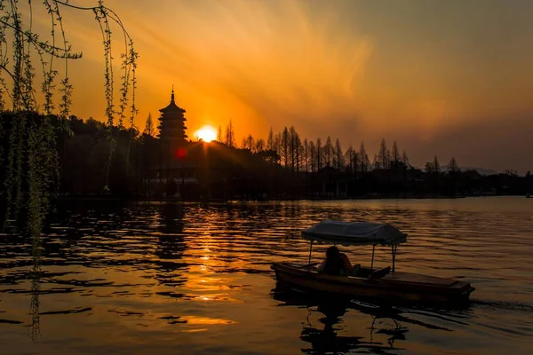 Ragyogó Lenyugvó Nap Nyugati Felett Hangzhou Kína — Stock Fotó