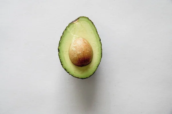 High Angle Shot Fresh Delicious Avocado White Surface — Stockfoto