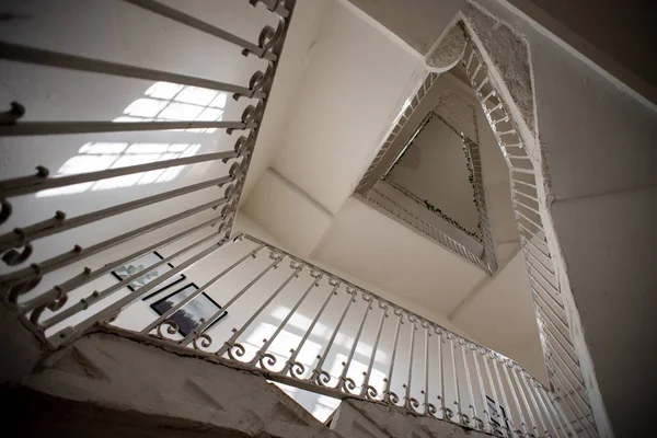 Low angle view of an old white staircase under sunlight - a nice picture for wallpapers — Stock Photo, Image