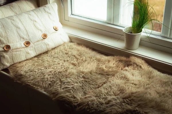 Ein Foto Von Einem Bett Und Kissen Fenster Und Einer — Stockfoto