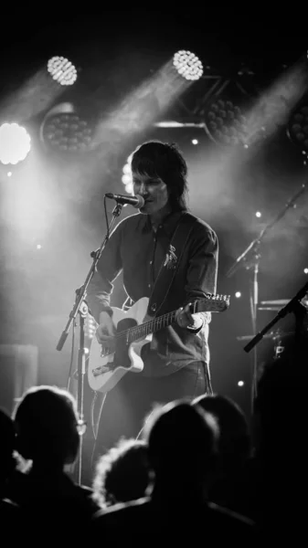 Jen Cloher Band Brisbanen festivaaleilla — kuvapankkivalokuva