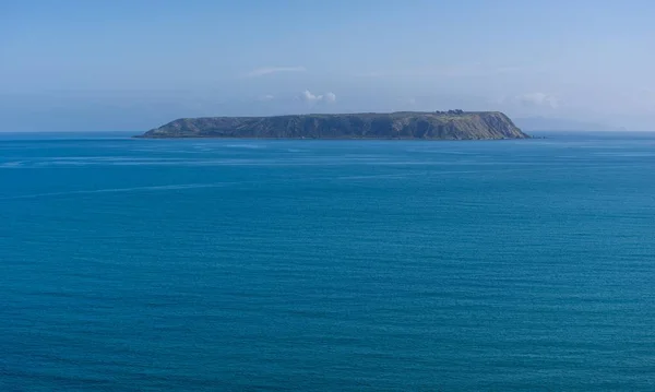 Piękny widok na ocean i góry zdobyte na przedmieściach Wellington, Nowa Zelandia — Zdjęcie stockowe