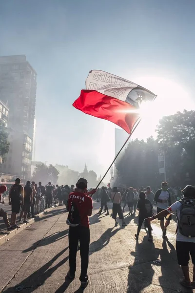 Santiago tiltakozásai azt mutatják, hogy elégedetlenek a chilei kormánnyal a társadalmi válság miatt. — Stock Fotó