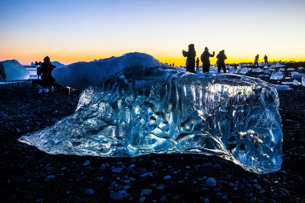 Encerramento de uma geleira transparente em Jokulsarlon, Islândia — Fotografia de Stock